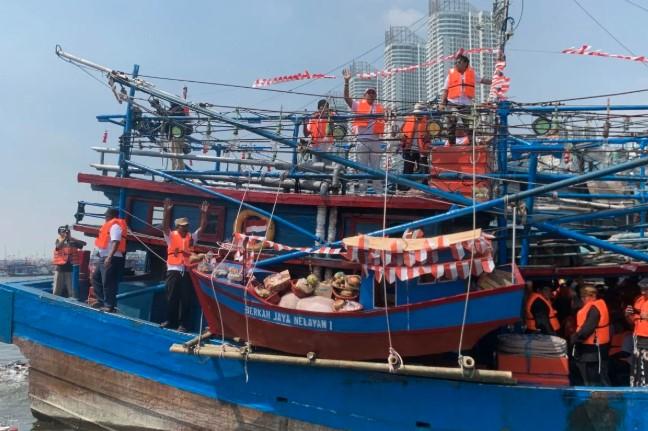 Ratusan Nelayan Gelar Tradisi Nadran 2025 di Muara Angke, Larung Sesaji dan Doa untuk Hasil Laut Melimpah