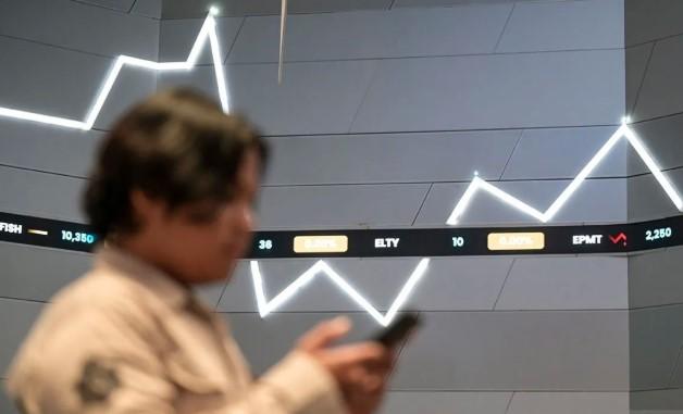 IHSG dan LQ45 Dibuka Menguat, IHSG Tembus Level 7.392 pada Rabu Pagi