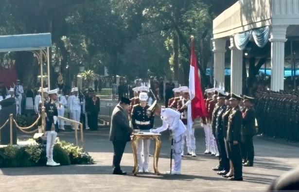 Presiden Prabowo Pimpin Pelantikan 2.000 Perwira Remaja TNI-Polri, Tekankan Kesetiaan pada Sumpah dan Pengorbanan untuk Bangs