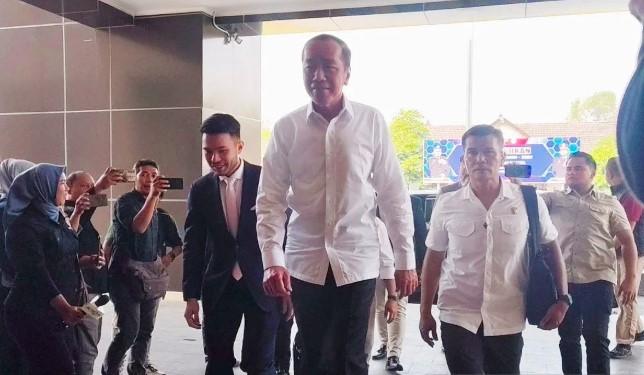 Jokowi Diperiksa di Polresta Surakarta Terkait Dugaan Ijazah Palsu, Bawa Dokumen Asli dari SD hingga UGM