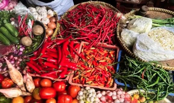 Bapanas Catat Penurunan Harga Pangan Nasional: Cabai, Beras, dan Minyak Goreng Turun, Ikan dan Daging Kerbau Segar Naik