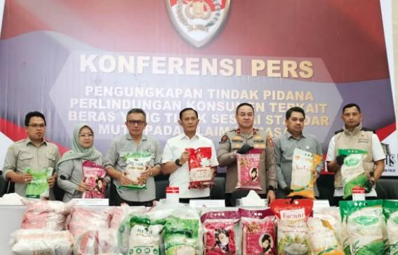 Satgas Pangan Polri Ungkap Tiga Produsen Beras Tak Sesuai Mutu, Sita 201 Ton dan Ribuan Kemasan