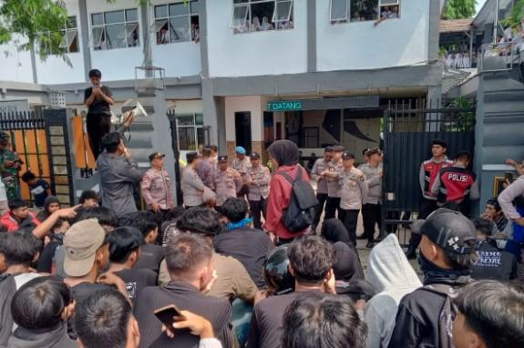 Komnas Anak Desak Dinas Pendidikan Banten Nonaktifkan Guru Terduga Pelaku Pelecehan Seksual di SMAN 4 Serang
