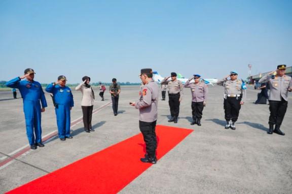 Kapolri Tinjau Karhutla di Riau Lewat Udara, 44 Tersangka Telah Ditangkap Sepanjang 2025