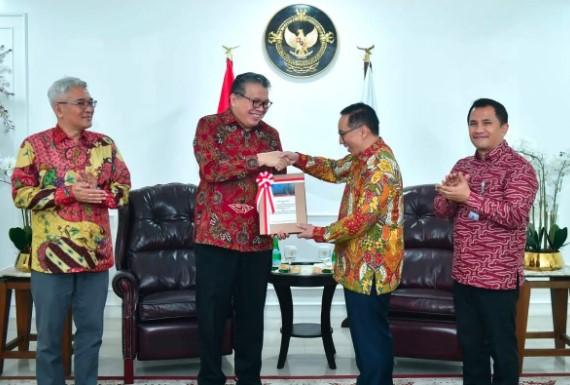 BPK Serahkan Hasil Review VNR SDGs 2025, Apresiasi Komitmen Pemerintah Capai Pembangunan Berkelanjutan