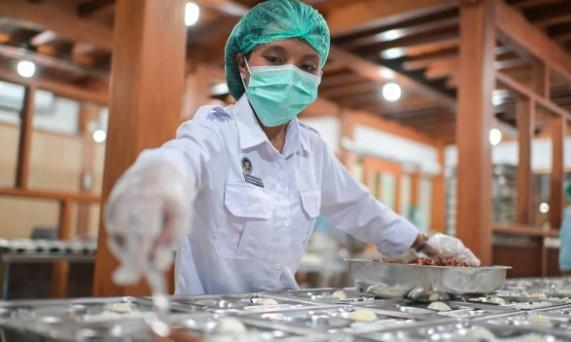 Ombudsman NTT Minta SPPG Terapkan Standar Pelayanan Usai Kasus Keracunan MBG di Lima Sekolah