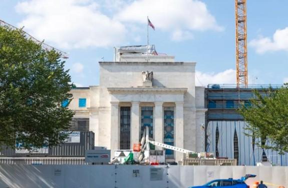 Kunjungi The Fed, Donald Trump Desak Penurunan Suku Bunga demi Dukung Pertumbuhan Ekonomi AS