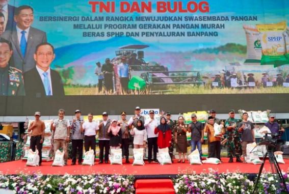 Bulog dan TNI Bersinergi Salurkan Beras SPHP dan Bantuan Pangan, Pastikan Distribusi Merata dan Tepat Sasaran