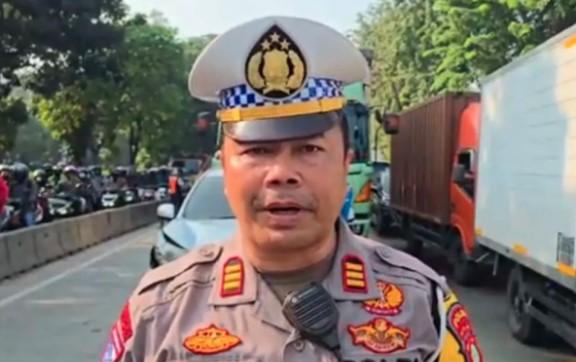 Rem Blong, Truk Kontainer Tabrak 14 Kendaraan di Pulomas: Satu Korban Luka-Luka Dilarikan ke Rumah Sakit