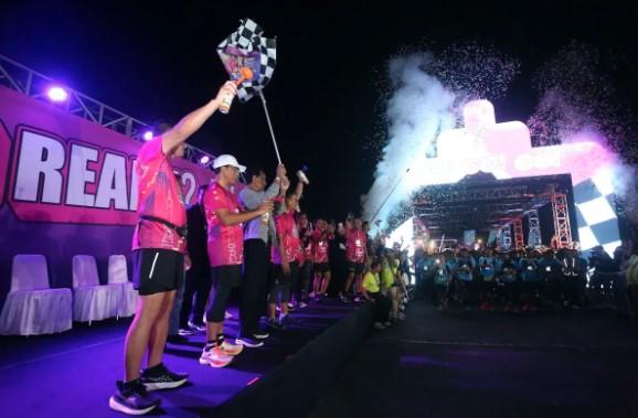 4.000 Pelari Meriahkan KAI Bandara Glow Night Fun Run 2025 di Yogyakarta, Kampanyekan Gaya Hidup Sehat dan Transportasi Terin