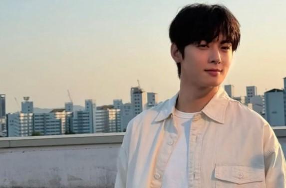 Jelang Wamil, Cha Eun Woo Minta Penggemar Tak Melupakannya dan Siapkan Album serta Proyek Akting Baru
