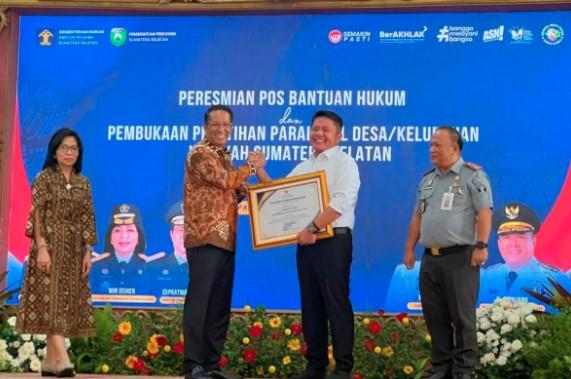 Sumatera Selatan Jadi Provinsi Pertama dengan Posbankum di Seluruh Desa dan Kelurahan, Menkum Resmikan 3.258 Pos