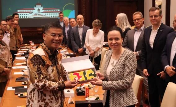 Dubes Polandia Tawarkan Beasiswa S2 untuk Mahasiswa Jabar, Gandeng Pemprov Jalin Kerja Sama Pendidikan dan Transportasi