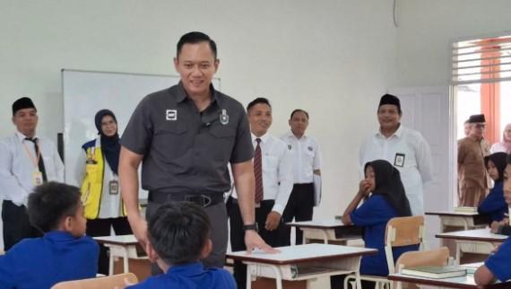 Kunjungi Sekolah Rakyat Paramita di NTB, AHY Tegaskan Pentingnya Pendidikan untuk Putus Rantai Kemiskinan