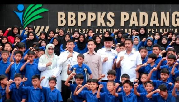 Kunjungi Sekolah Rakyat di Padang, Wapres Gibran Tekankan Pentingnya Pendidikan Tulus dan Dukungan Penuh Pemerintah