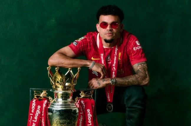 Arne Slot Kenang Luis Diaz dan Chant Ikonik Suporter Liverpool Usai Transfer ke Bayern Muenchen