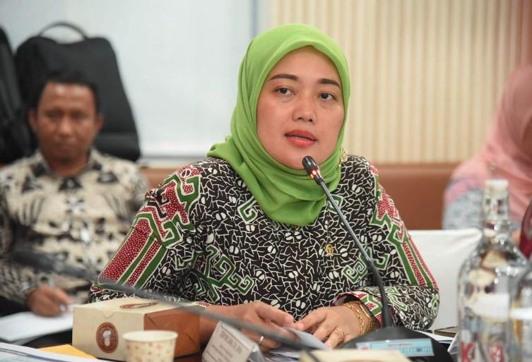 DPR Desak Pemerintah Reformasi Perizinan Demi Dongkrak Investasi dan Industri Nasional