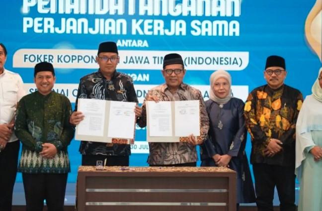 Foker Koppontren Jatim dan Serunai Commerce Malaysia Teken Kerja Sama Digitalisasi Ekosistem Halal