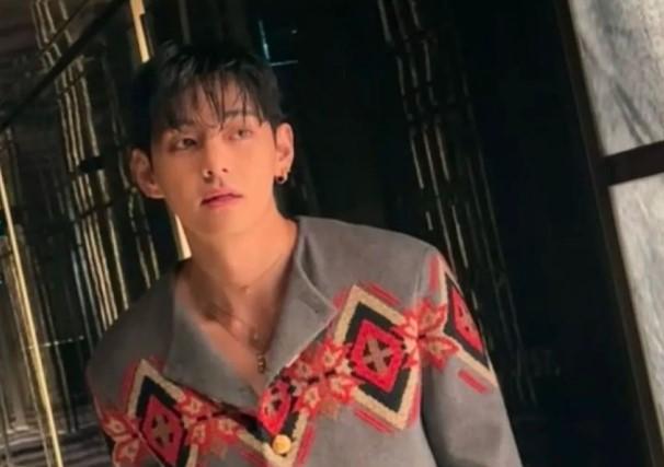 V BTS Imbau Penggemar Jaga Ketertiban di Bandara, Singgung Kembali Kampanye Purple Line