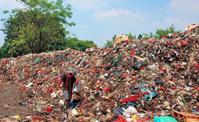 Warga Desak Pemkot Jaktim Tertibkan TPS Penggilingan yang Timbulkan Sampah Liar dan Tutup Akses Jalan