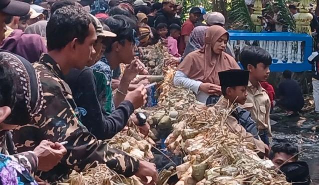 Tradisi Seribu Ketupat di Temanggung, Wujud Syukur dan Pelestarian Sumber Air Sungai Lenging