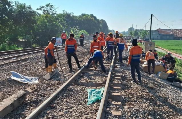 Lima Kereta Anjlok di Pegadenbaru Berhasil Dievakuasi, KAI Fokus Pulihkan Jalur dan Operasional