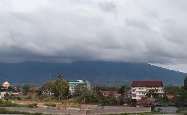 Gunung Marapi Erupsi Lagi, PVMBG Tetapkan Status Waspada dan Imbau Warga Waspadai Lahar Dingin
