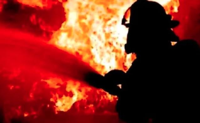 Gudang SDA di Pasar Minggu Terbakar, 40 Petugas Gulkarmat Dikerahkan