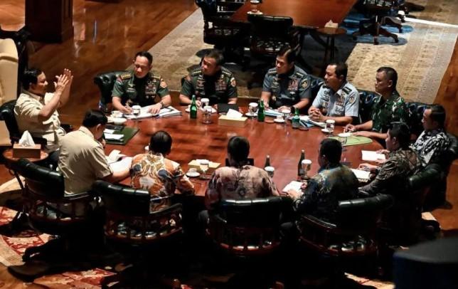 Hadapi Gejolak Global, Presiden Prabowo Panggil Pimpinan TNI, Kemhan, dan BIN di Hambalang