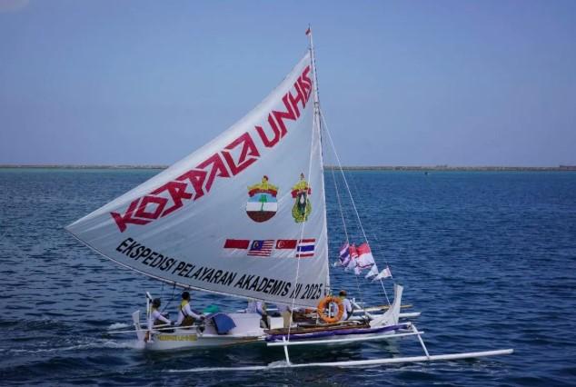 Ekspedisi Pelayaran Akademis Korpala UNHAS Tempuh Empat Negara dengan Perahu Sandeq