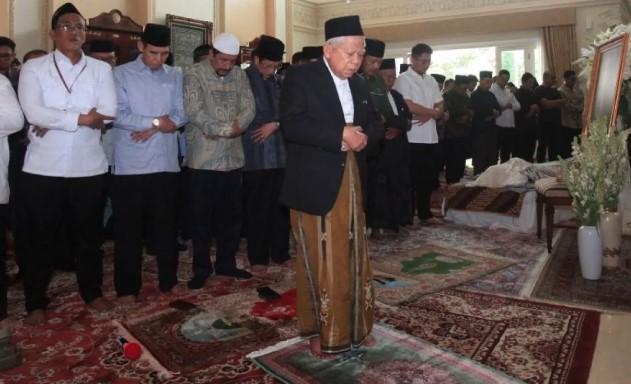 Humaniora Sepekan: Wafatnya Suryadharma Ali, Gempa Kamchatka Picu Peringatan Tsunami, dan Pengganti Guru Sekolah Rakyat