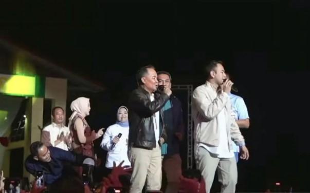 Hadiri Huma Betang Night di Pangkalan Bun, Raffi Ahmad Ajak Generasi Muda Lestarikan Budaya Lokal