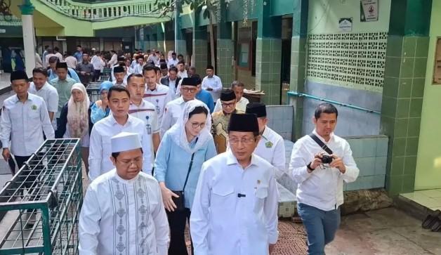 Menag: Cek Kesehatan Gratis di Pesantren Tunjukkan Komitmen Pemerintah yang Inklusif