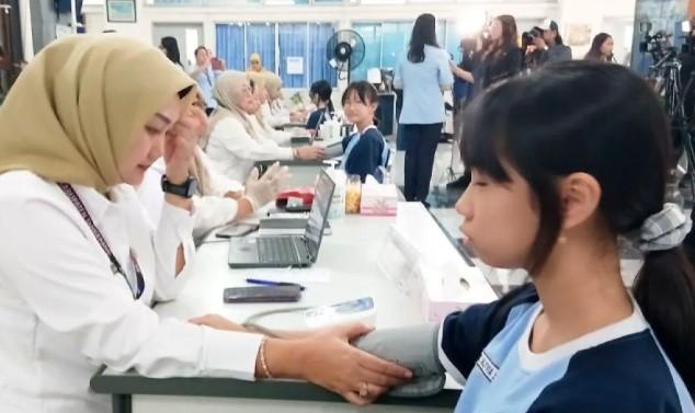 269 Siswa SMPK Penabur Gading Serpong Ikuti Cek Kesehatan Gratis, Pemeriksaan Dilakukan Bertahap