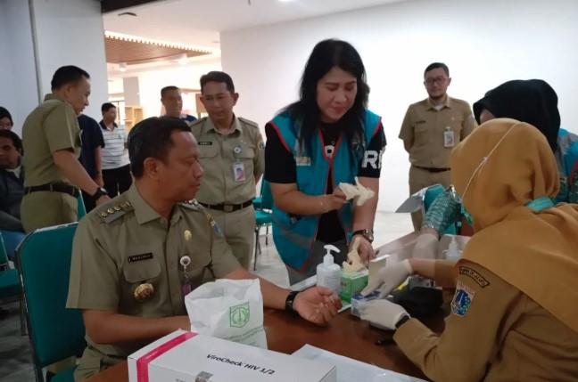 Cek Kesehatan Gratis di Pemkot Jakarta Timur, Wali Kota Munjirin Jadi Teladan Bagi ASN