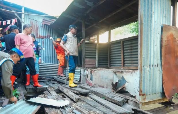 Pemkot Jakarta Timur Tertibkan MCK Liar di Kali Baru, Bangun Septic Tank Rumah Tangga untuk Tingkatkan Sanitasi Warga