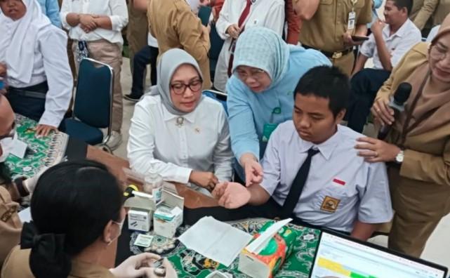 Menteri PPPA Tinjau Cek Kesehatan Gratis di SLB Semarang, Tegaskan Pentingnya Kolaborasi untuk Generasi Emas 2045