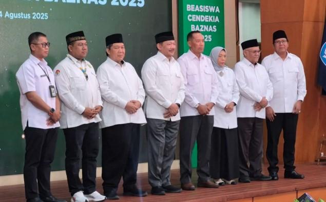 Baznas RI Salurkan Beasiswa Cendekia kepada Ribuan Mahasiswa di 133 Kampus, Anggarkan Rp20 Miliar untuk Pendidikan