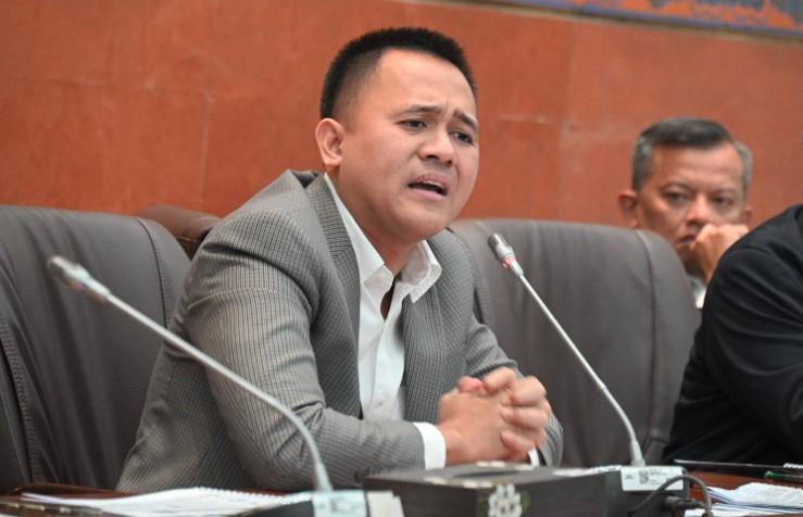 Mufti Anam Desak Perombakan Direksi PLN, Soroti Utang Rp156 Miliar per Hari dan Dugaan Penyalahgunaan Dana