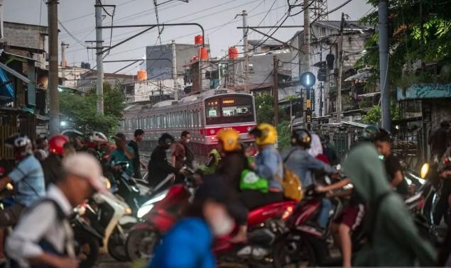 Kecelakaan Kereta Api Meningkat, KAI Daop 1 Jakarta Gencarkan Edukasi Keselamatan di Jalur dan Perlintasan