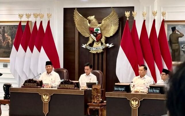Presiden Prabowo Pimpin Sidang Kabinet Kedelapan, Tegaskan Fokus Lindungi Rakyat di Tengah Krisis Global