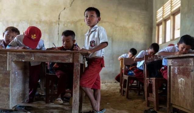 Pembangunan Mangkrak Sejak 2017, Puluhan Siswa SDN 1 Curug Belajar di Ruang Kelas Memprihatinkan