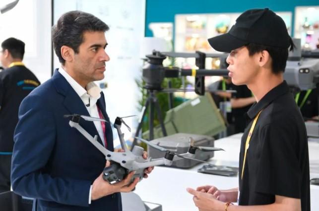 DJI Rambah Pasar Alat Pembersih Rumah, Luncurkan Penyedot Debu Robotik ROMO Berbasis Teknologi Drone