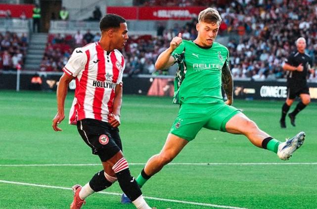 Kevin Diks Main Penuh saat Monchengladbach Imbangi Brentford 2-2 di Laga Persahabatan