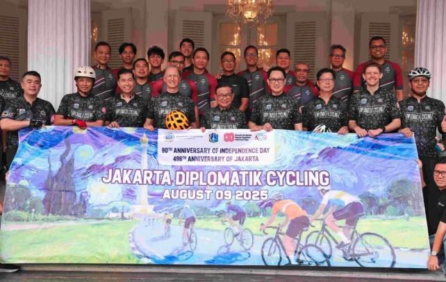 Pemprov DKI Gelar Jakarta Diplomatic Cycling untuk Perkuat Hubungan dengan Perwakilan Asing