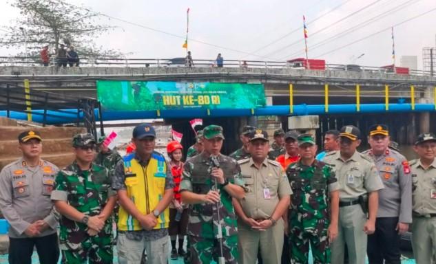 Pangdam Jaya Tinjau Pembersihan Sungai Serentak di Jakarta, Tangerang, Depok, dan Bekasi