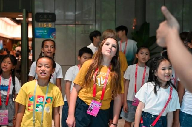 Penyanyi Muda dari Tiga Benua Satukan Suara di Pembukaan World Games 2025 Chengdu