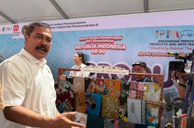 Menkumham Imipas Borong Batik Karya Warga Binaan Lapas Cipinang di IPPAFest 2025