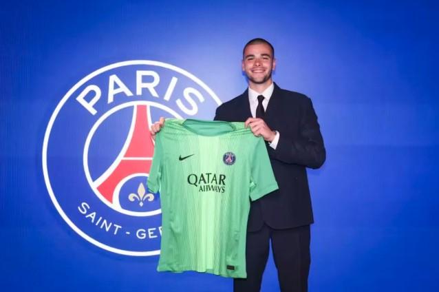 Lucas Chevalier Resmi Gabung PSG, Pecahkan Rekor Kiper Prancis Termahal