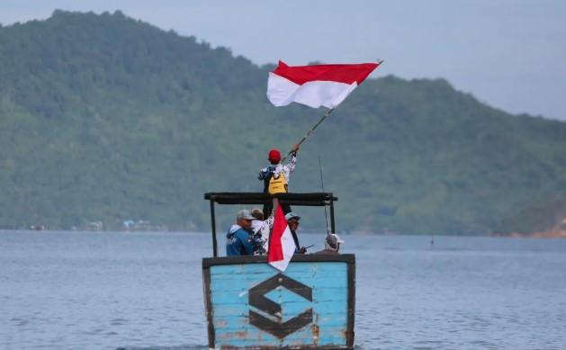 Menyambut HUT ke-80 RI, Perayaan Meriah di Kampung Nyata dan Dunia Digital